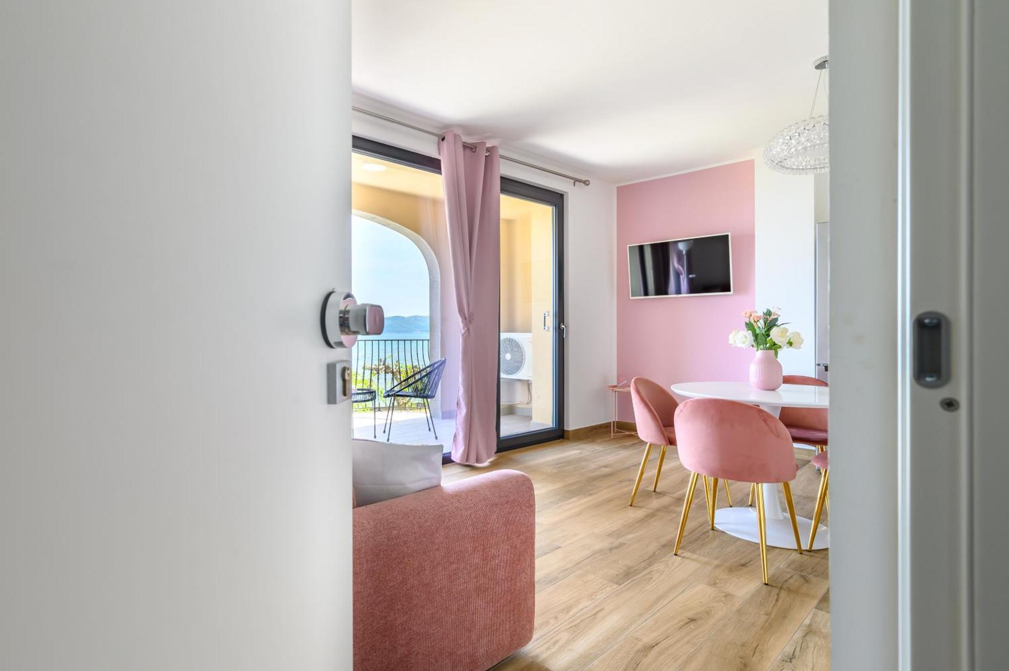 Casa Vacanze Maddalena - Palazzetto Sul Lago - Diamante Rosa Марта Экстерьер фото